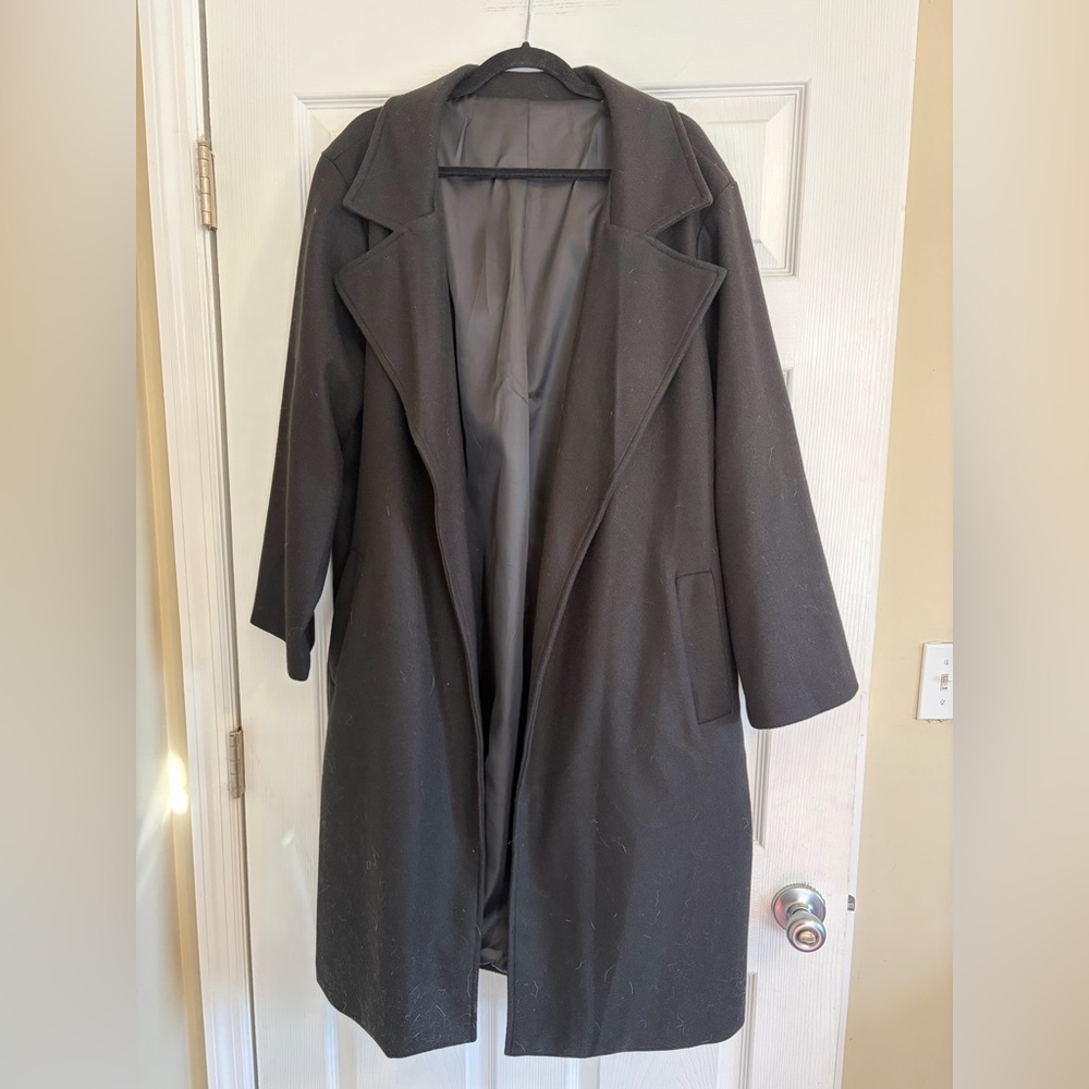SHEIN Black Curve Jacket